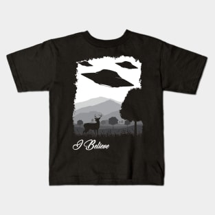 Alien Abduction - Deer UFO Gift graphic Kids T-Shirt